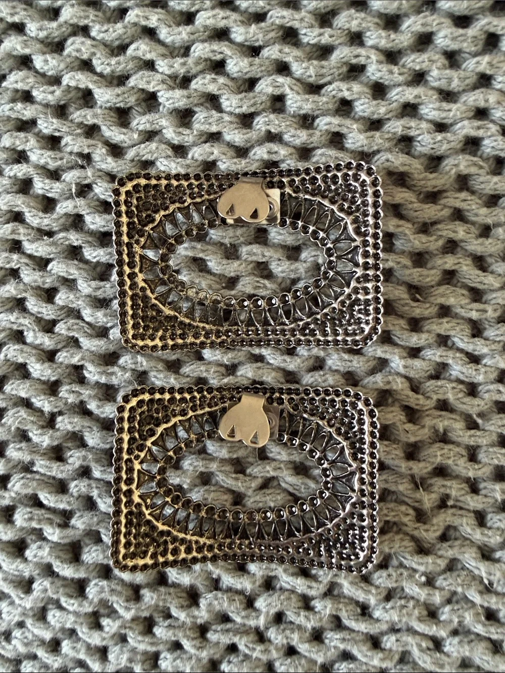 Vintage-Inspired Silver-Tone Decorative Shoe Clips - Women Accessories
